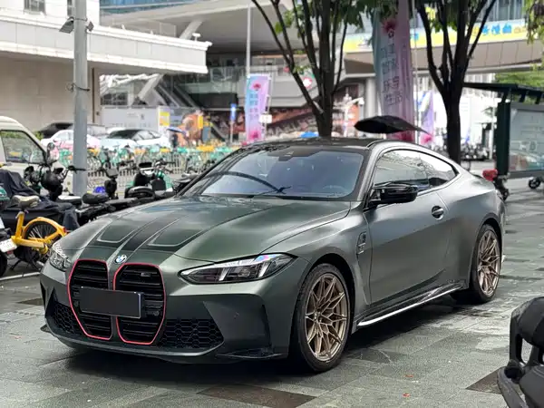 BMW M4 2025
