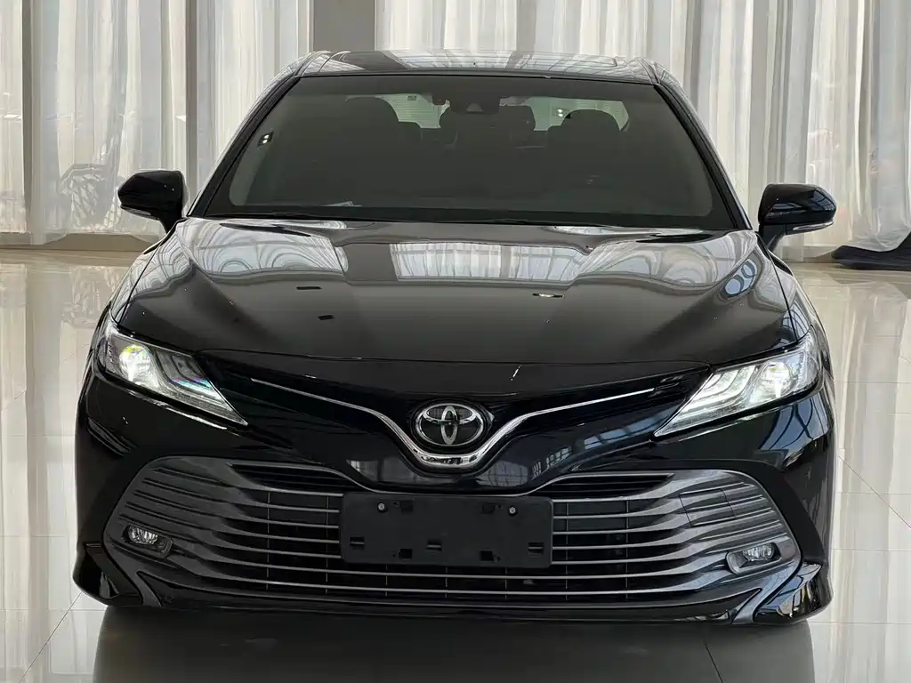 Toyota Camry 2020 — фото 2