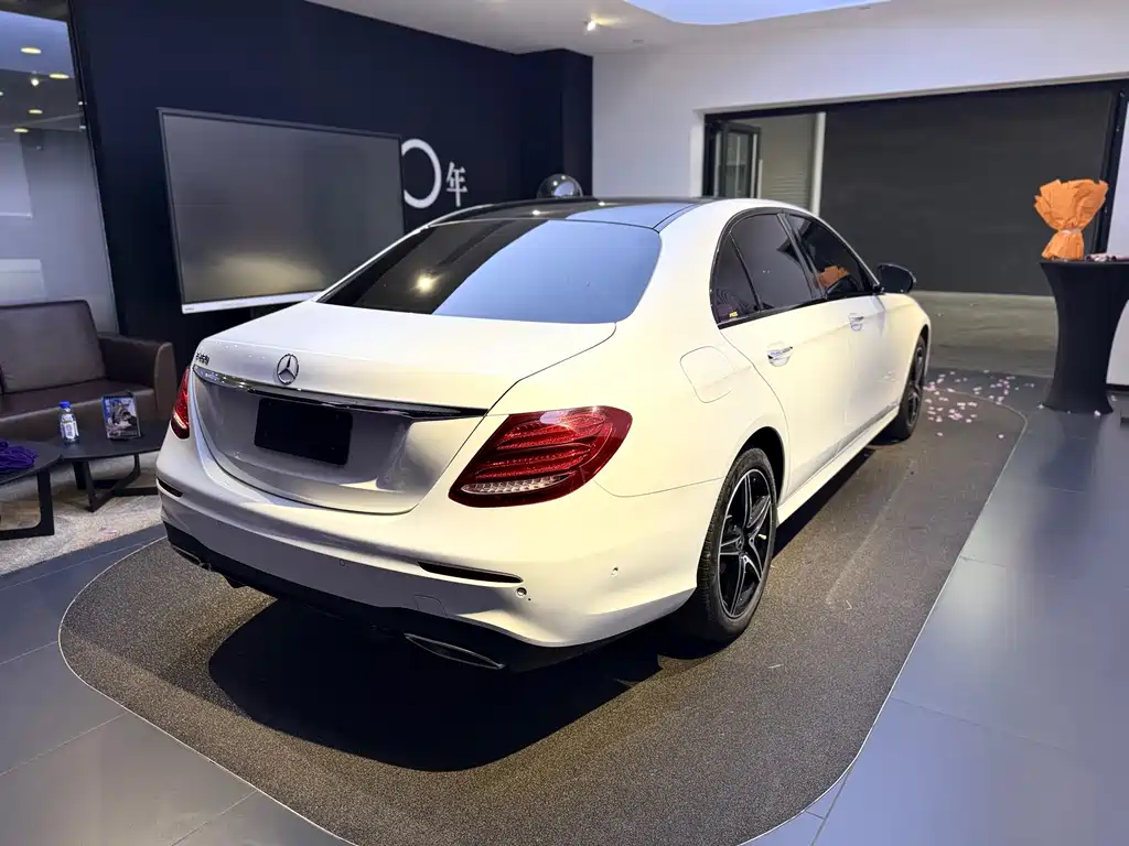 Mercedes-Benz E-Class 2020 — фото 8