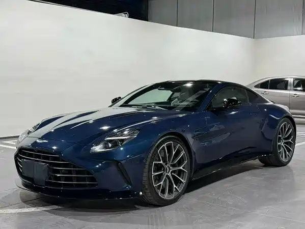 Aston Martin V8 Vantage 2024