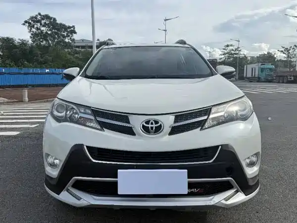 Toyota RAV4 2015