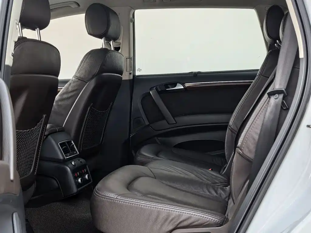 Audi Q7 2015 — фото 8