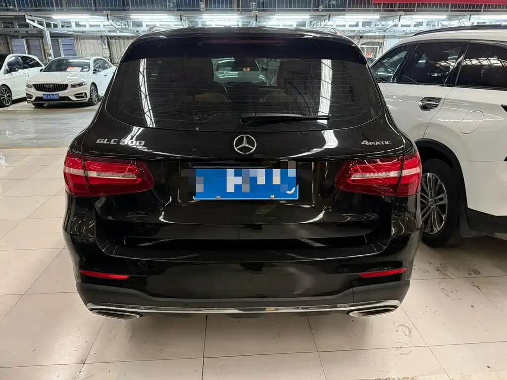 Mercedes-Benz GLC 2018 — фото 11