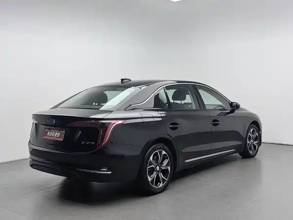 Hongqi E-QM5 2022