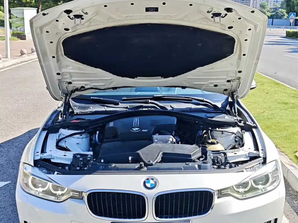 BMW 3 Series 2012 — фото 22