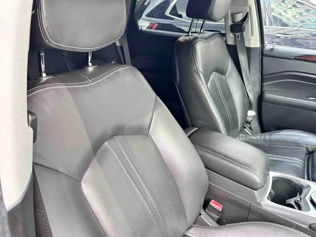 Cadillac SRX 2016 — фото 12