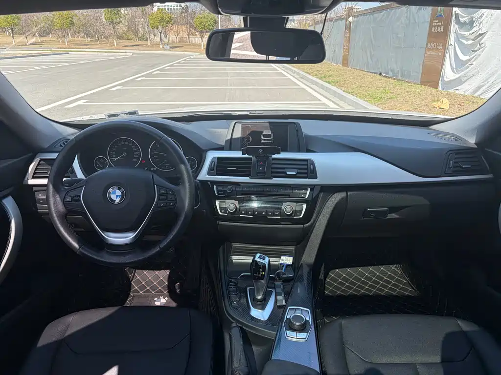 BMW 3 Series GT 2017 — фото 13