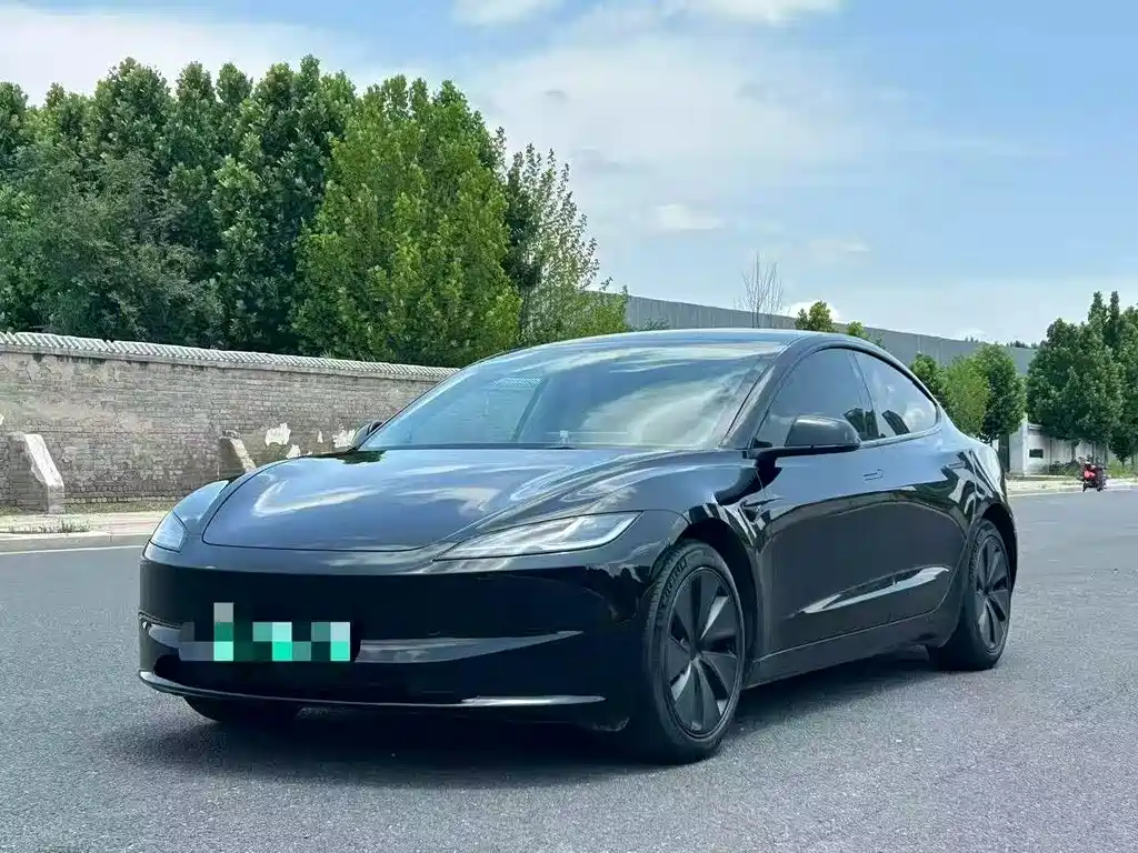 Tesla Model 3 2024 — фото 1
