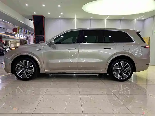 Li Auto L9 2025