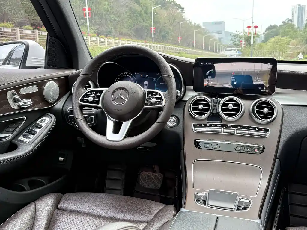 Mercedes-Benz GLC 2021 — фото 15