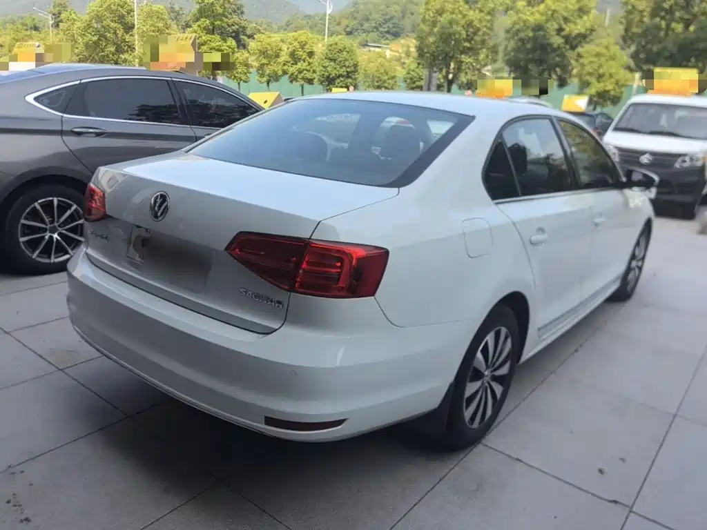 Volkswagen Sagitar 2017