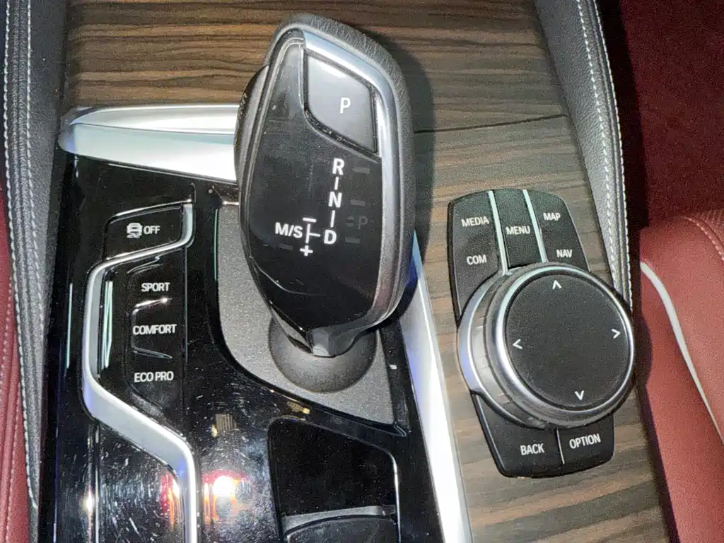 BMW 5 Series 2021 — фото 14
