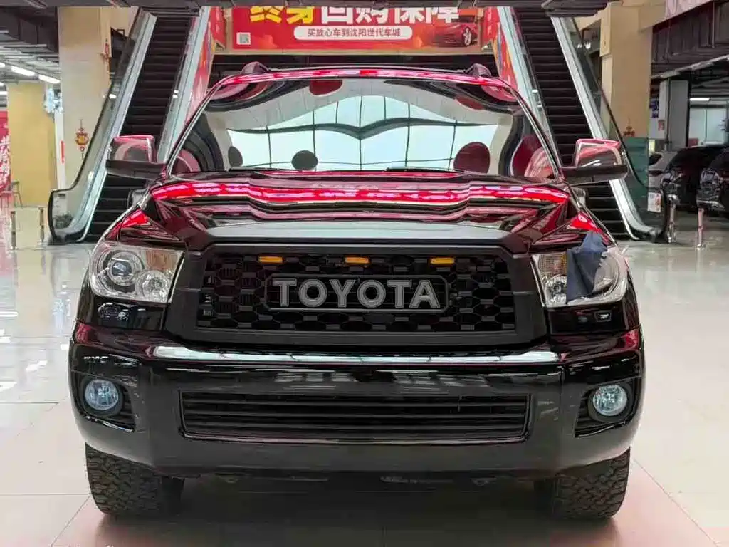 Toyota Sequoia 2010