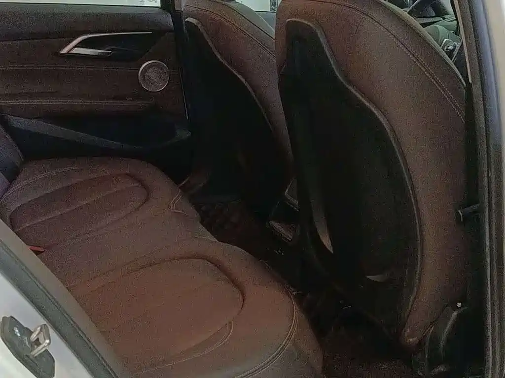 BMW 1 Series 2021 — фото 12