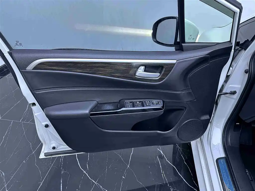 Honda Jade 2017 — фото 17
