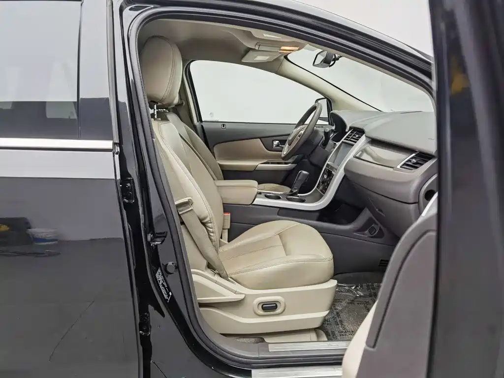 Ford Edge 2015 — фото 23