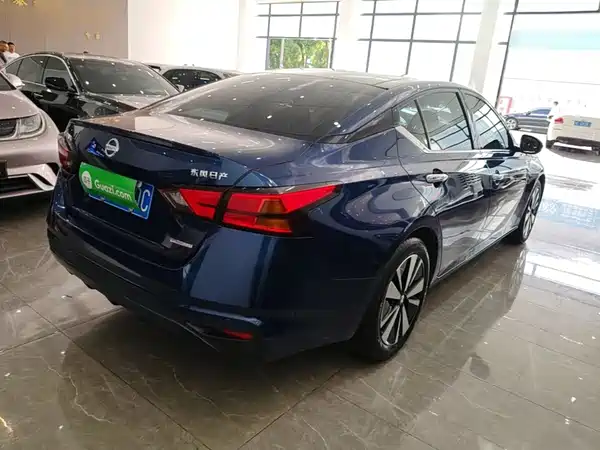 Nissan Teana 2023