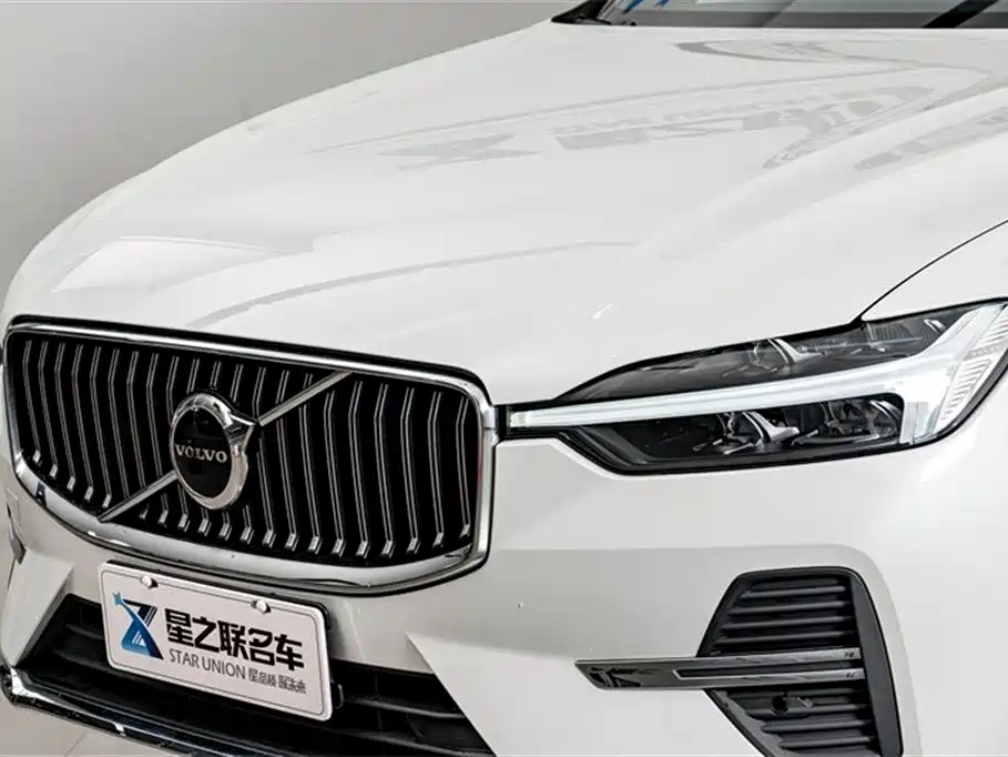 Volvo XC60 2025 — фото 4