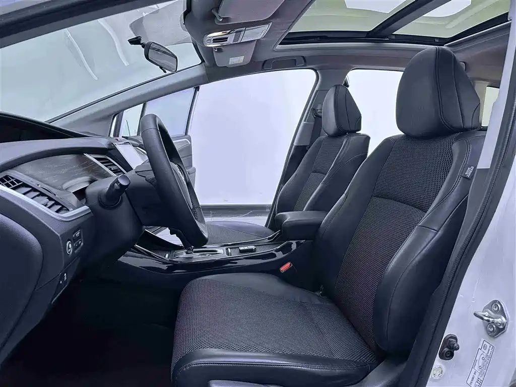 Honda Jade 2017 — фото 11