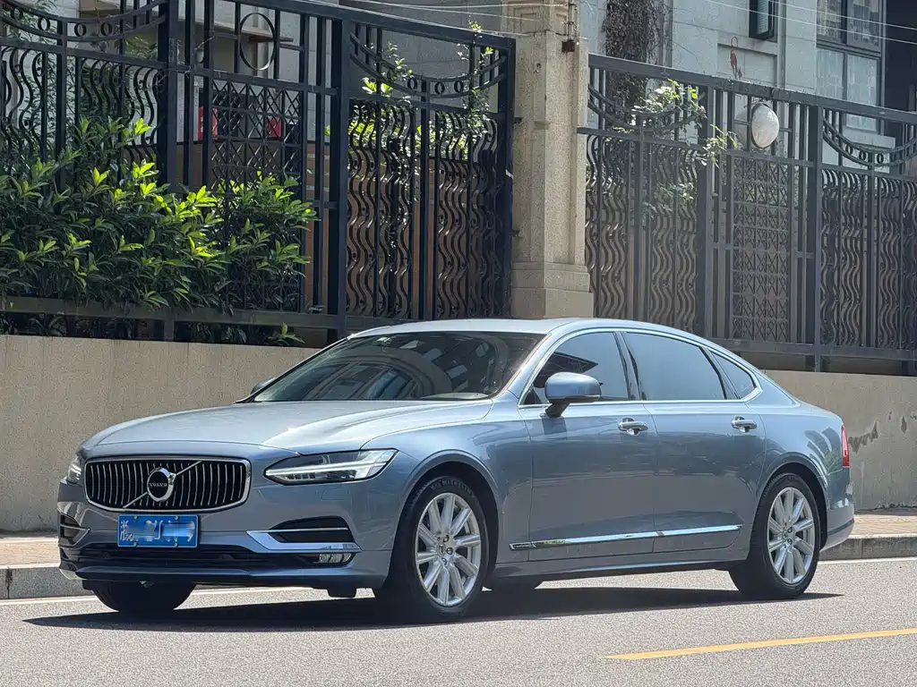 Volvo S90 2019