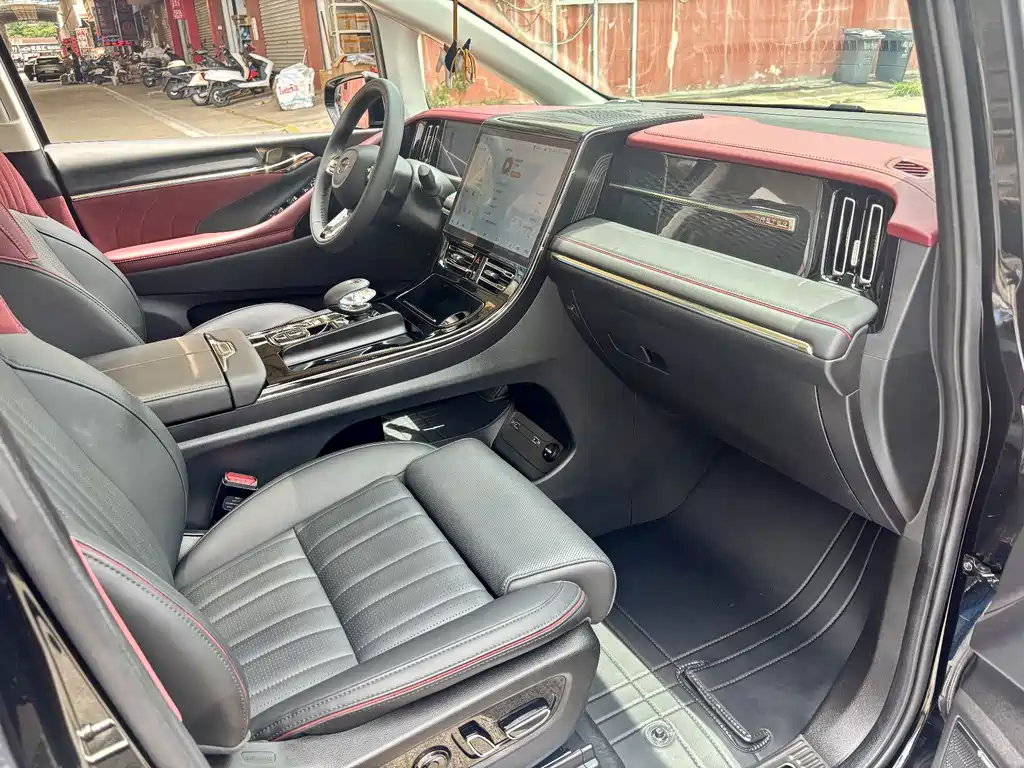 GAC Motor Trumpchi E9 2025 — фото 10
