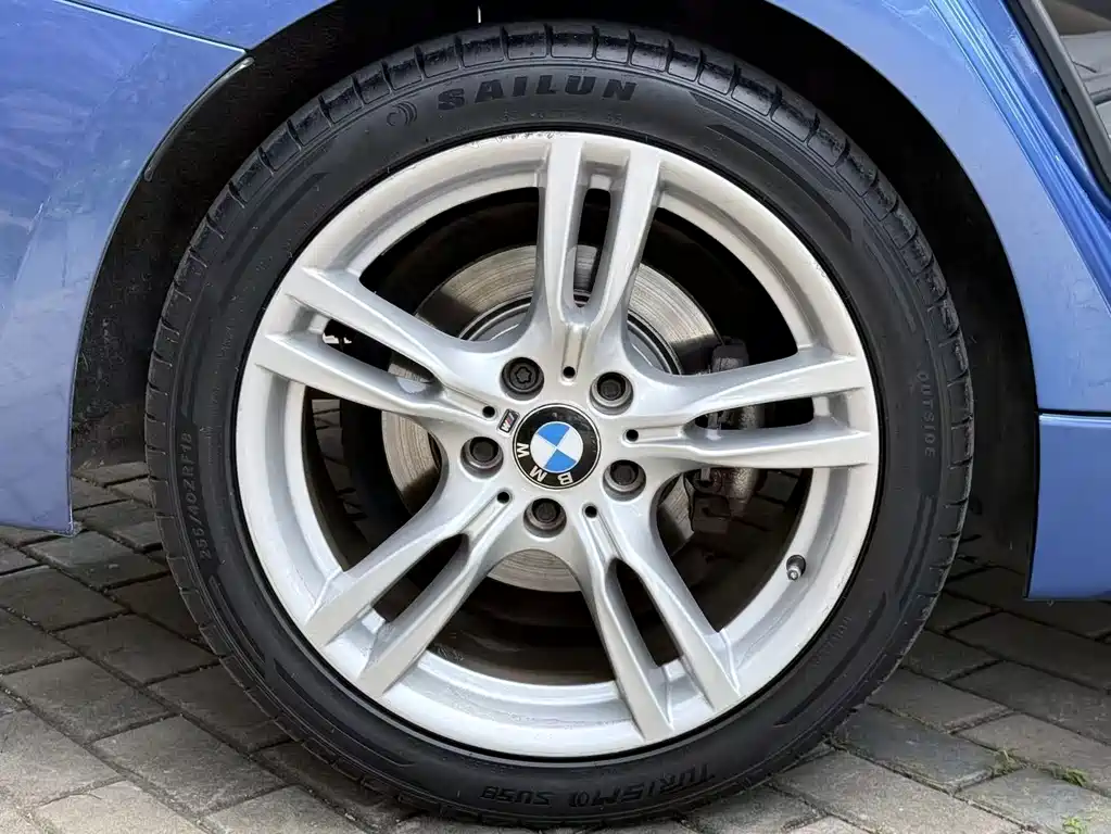 BMW 3 Series 2018 — фото 11