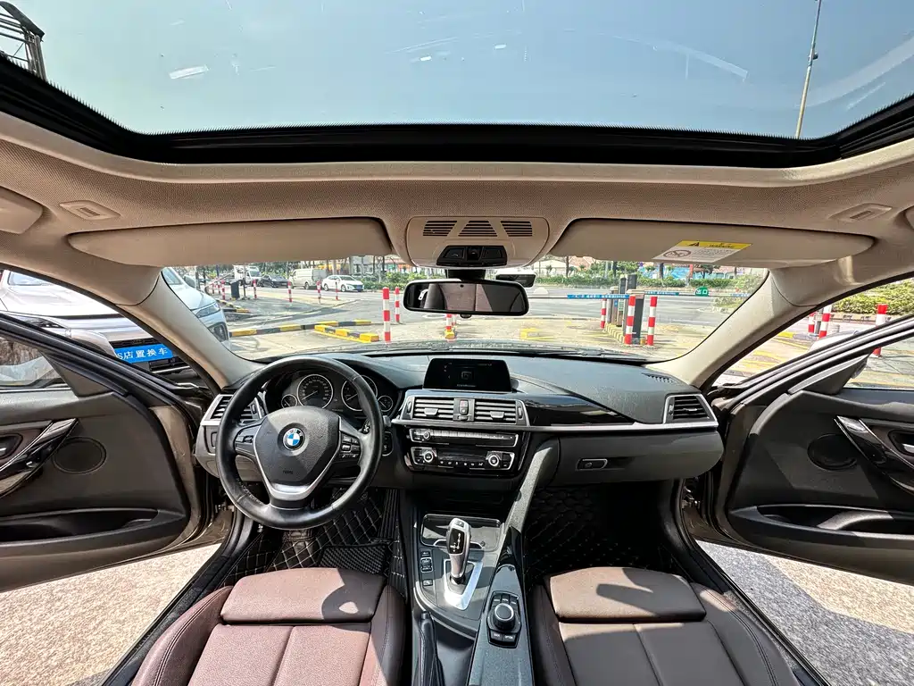BMW 3 Series 2019 — фото 13