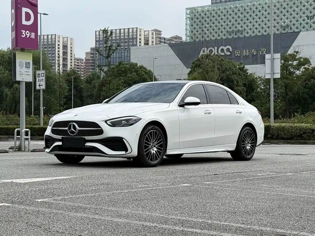 Mercedes-Benz C-Class 2025 — фото 2
