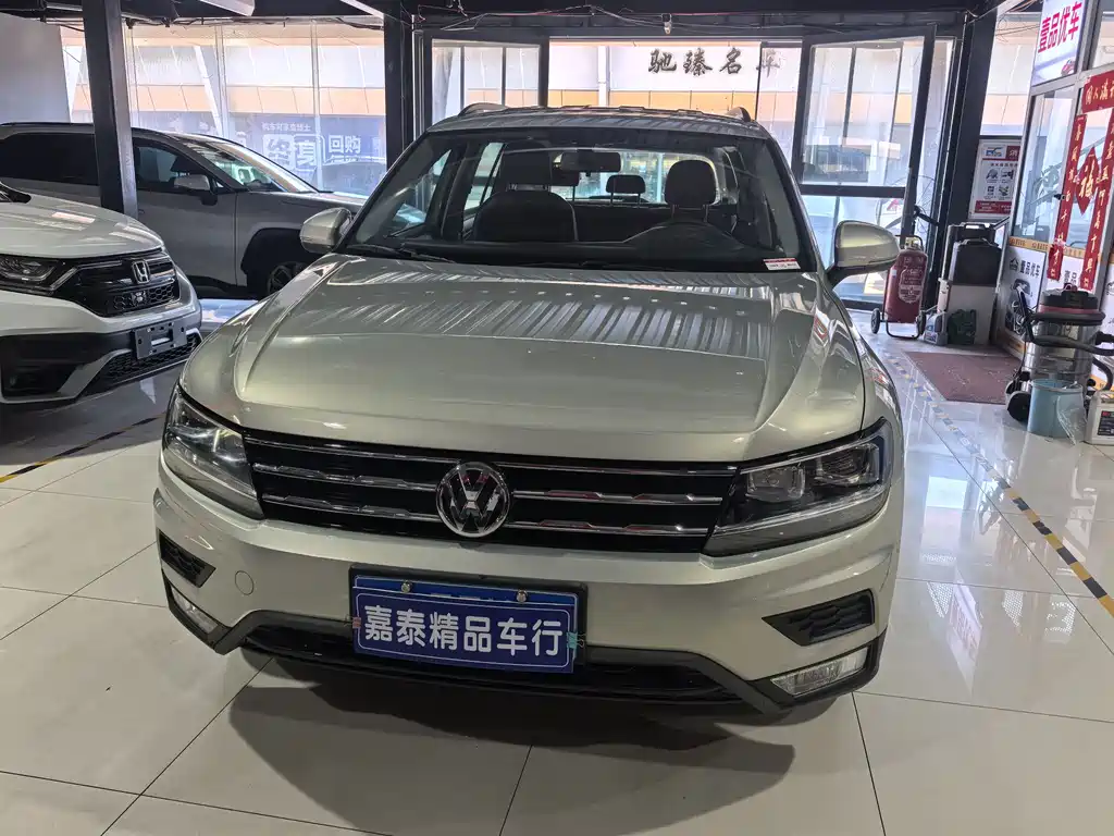 Volkswagen Tiguan L 2018 — фото 2