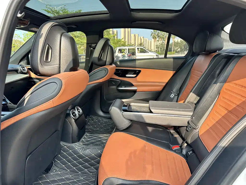 Mercedes-Benz C-Class 2023 — фото 6