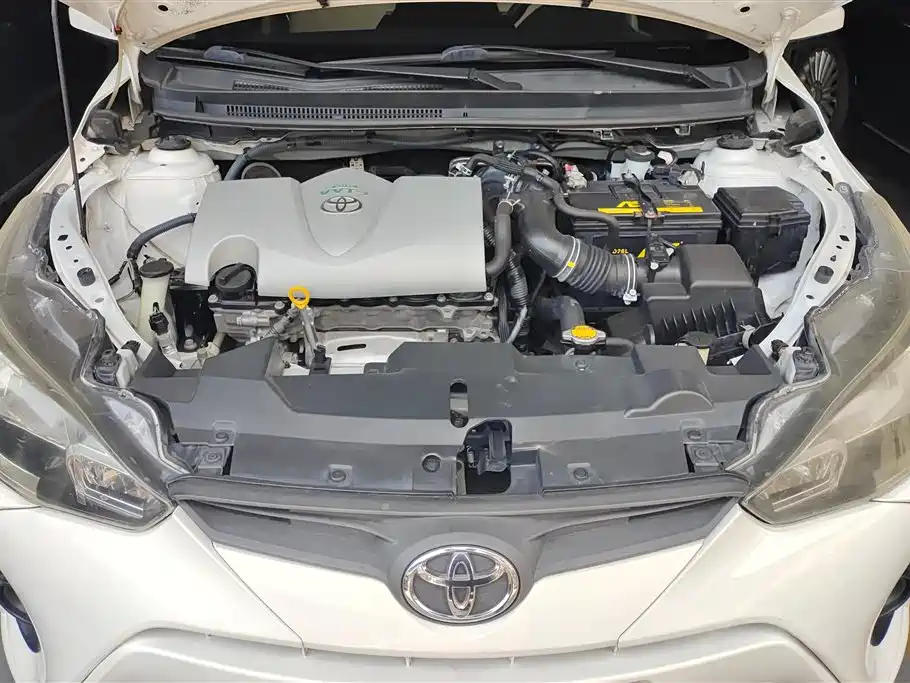 Toyota Yaris L 2017 — фото 10