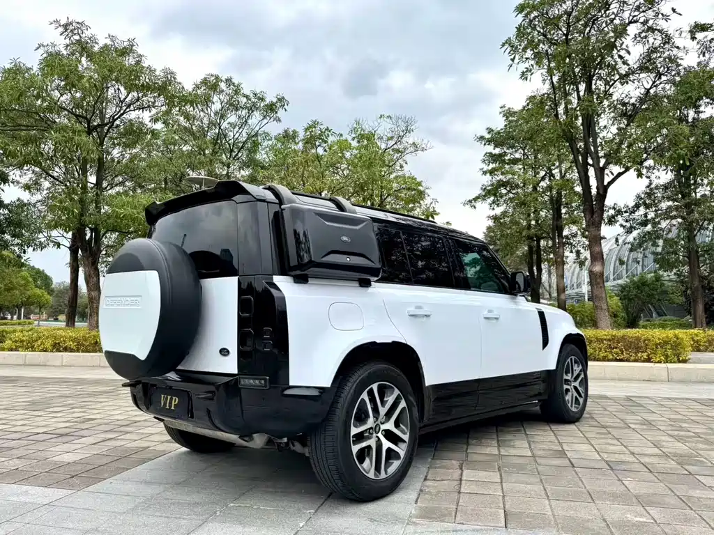 Land Rover Defender 2021 — фото 9