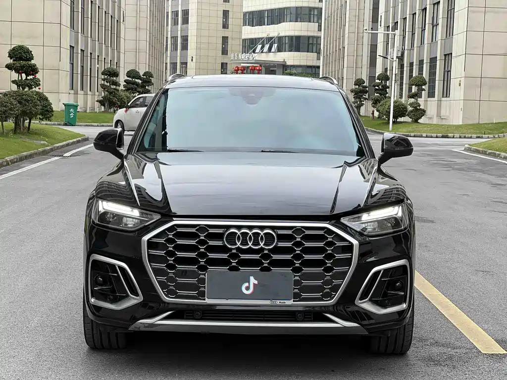Audi Q5L 2022 — фото 2