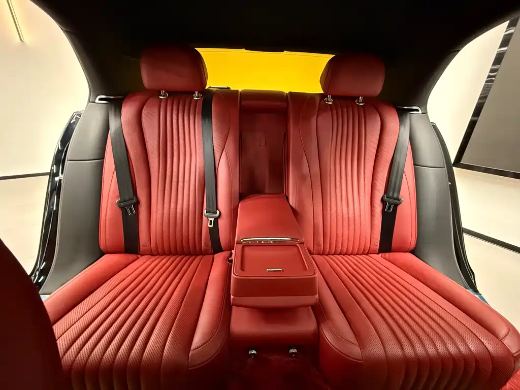Bentley Flying Spur 2018 — фото 15