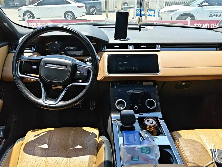 Land Rover Velar 2022 — фото 12