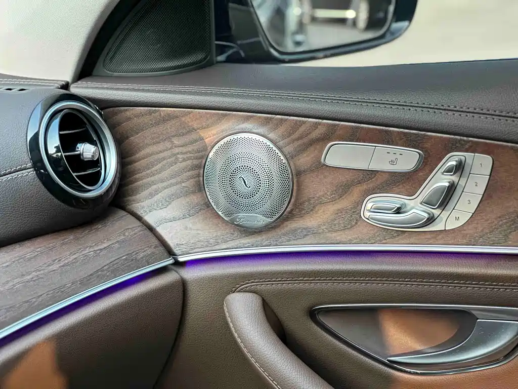Mercedes-Benz E-Class 2022 — фото 18