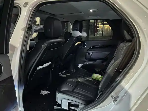 Land Rover Discovery 2018