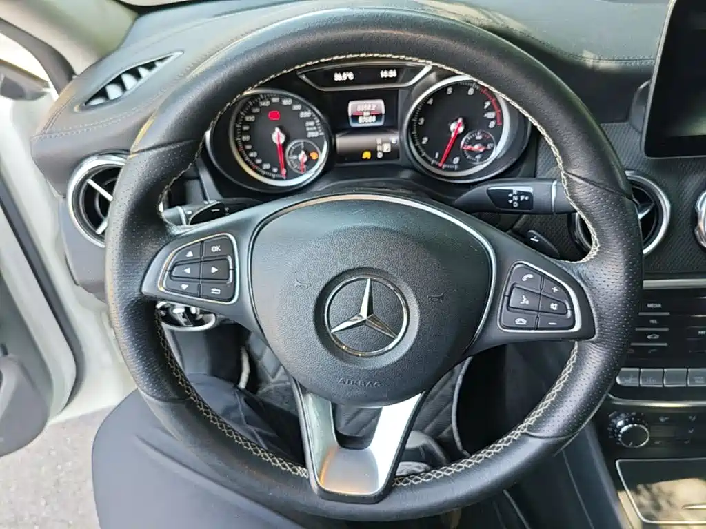 Mercedes-Benz GLA 2018 — фото 11
