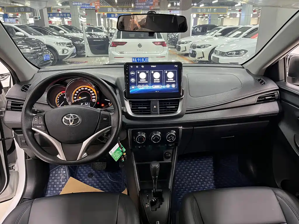 Toyota Yaris L 2023