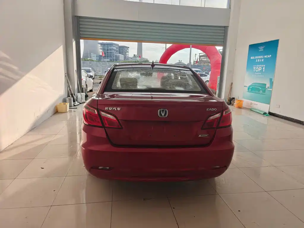 Changan Eado 2016 — фото 10