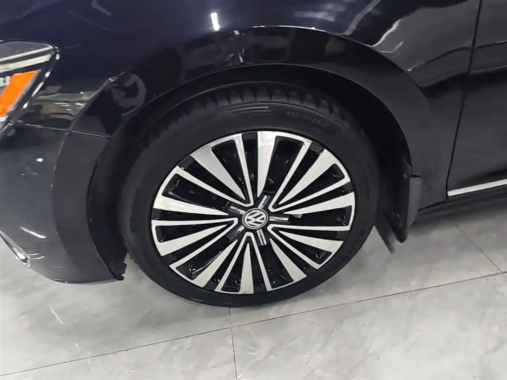Volkswagen Passat 2019 — фото 23