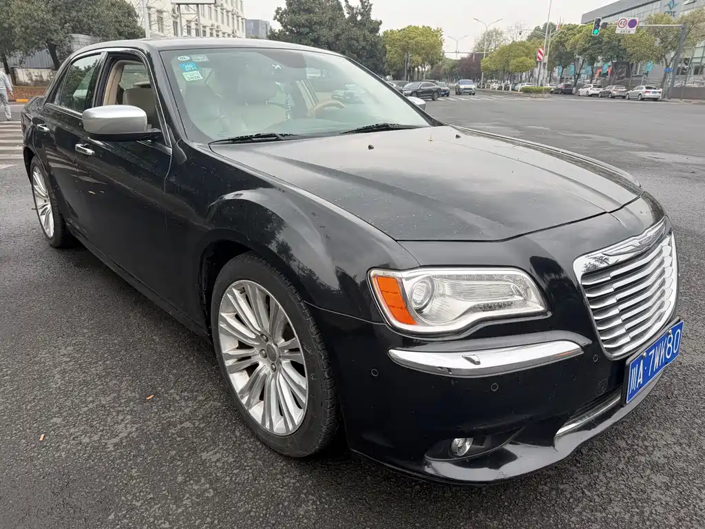 Chrysler 300C 2014 — фото 3