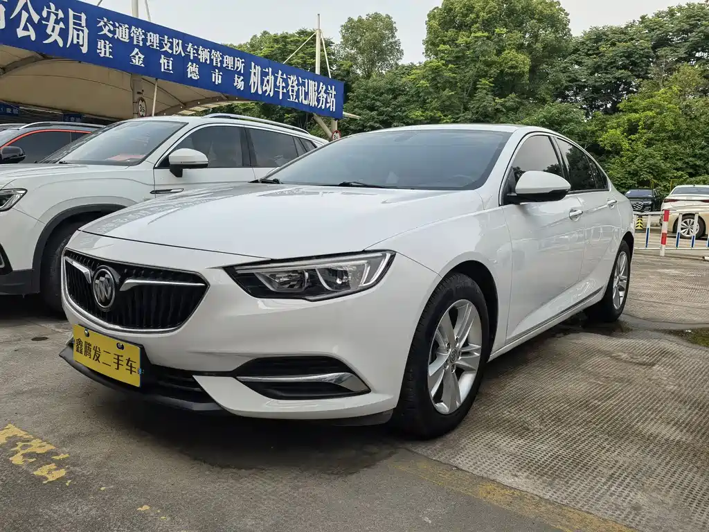 Buick Regal 2019 — фото 1