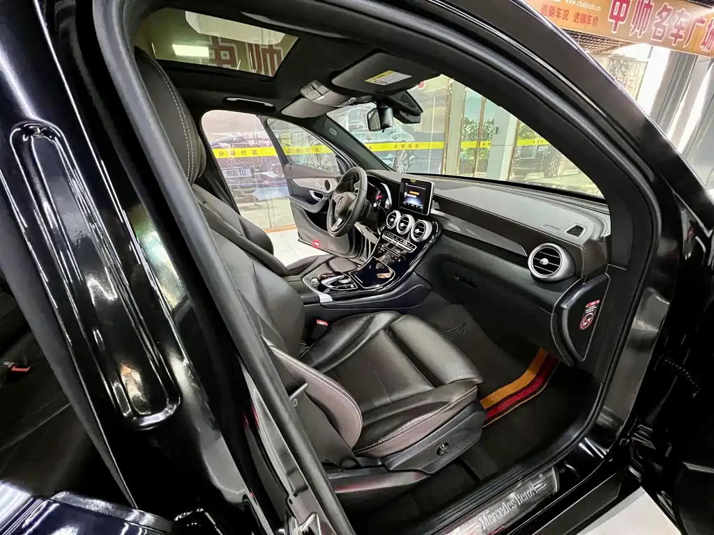 Mercedes-Benz GLC 2017 — фото 15