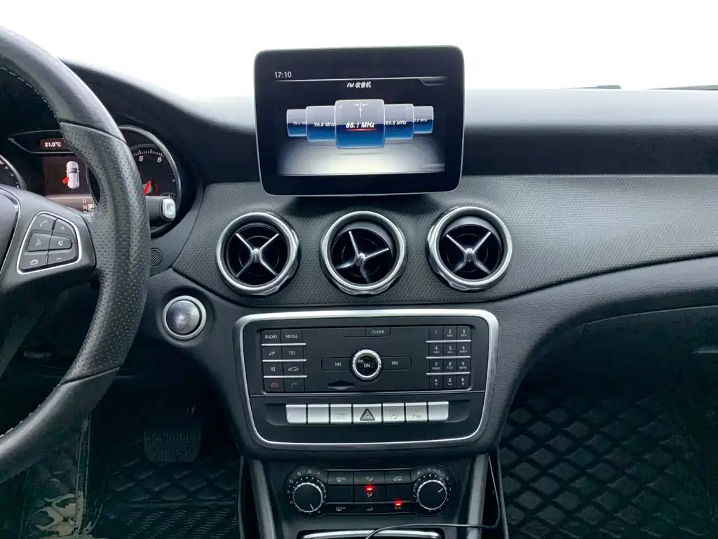 Mercedes-Benz GLA 2019 — фото 21