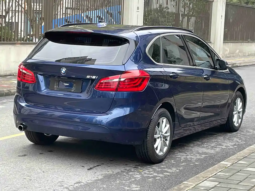 BMW 2 Series Active Tourer 2017 — фото 12