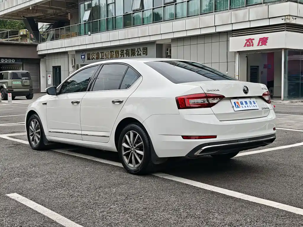 Skoda Octavia 2018 — фото 5