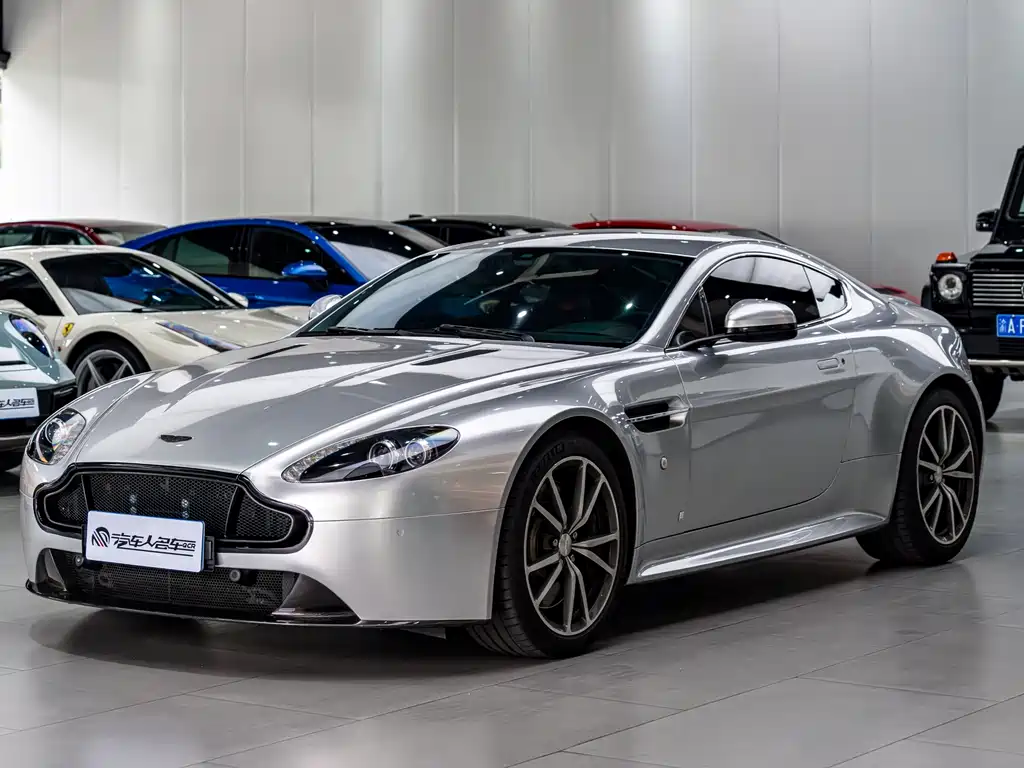 Aston Martin V8 Vantage 2016