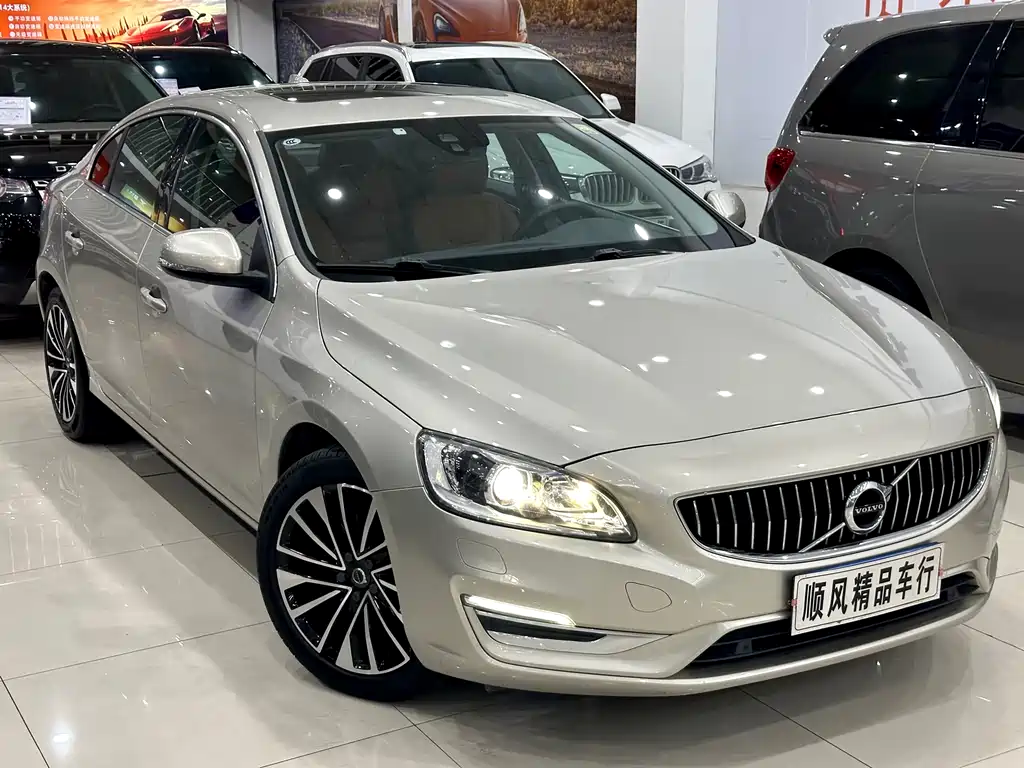 Volvo S60 2018 — фото 3