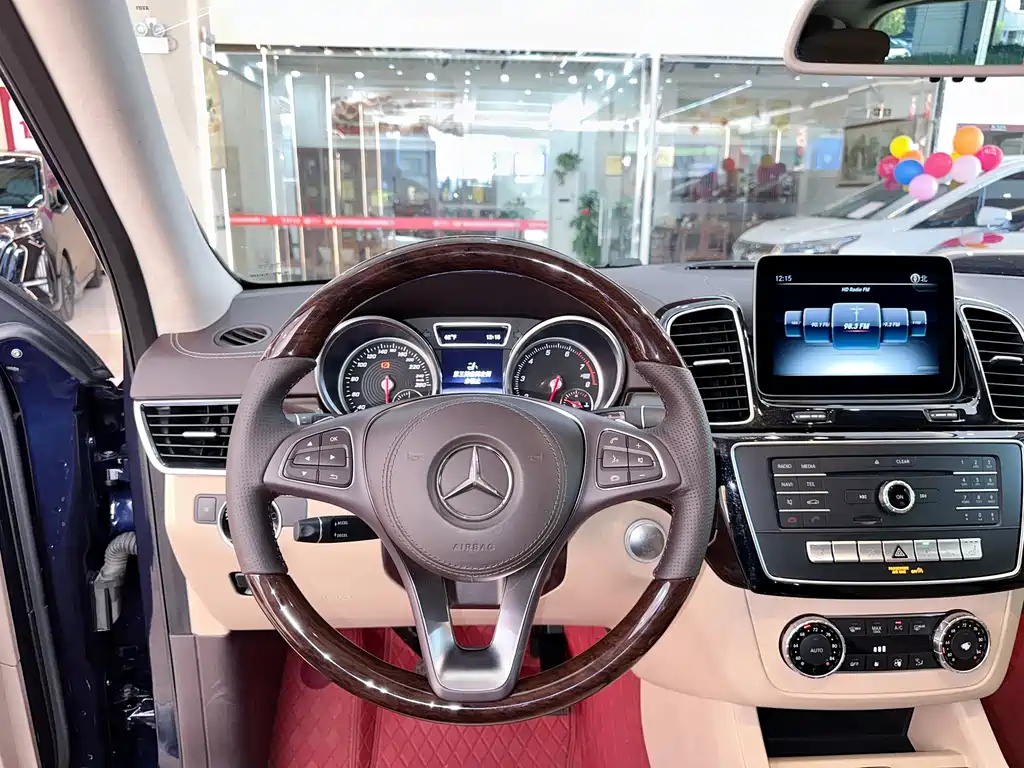 Mercedes-Benz GLS 2018 — фото 8